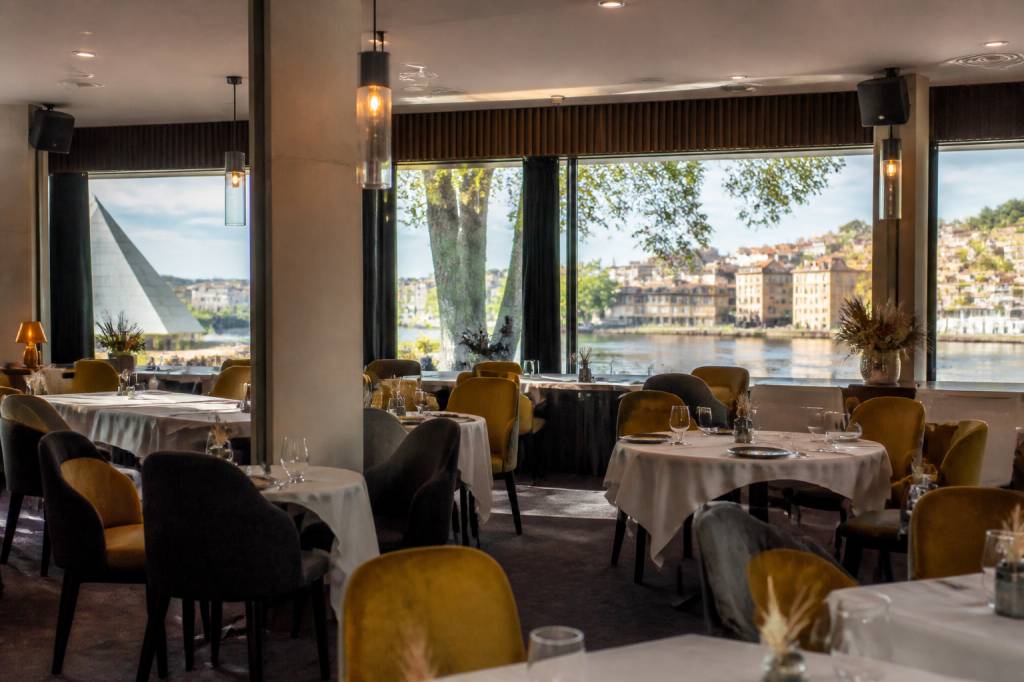 Restaurant la Pyramide Point à Vienne pour une table emblématique